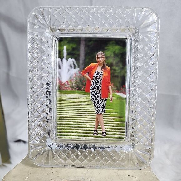 Elegant 7 1/2" X 6" Photo Frame - Picture 3 of 7
